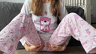 Squirting Closeup Petite Asian Babe Masturbates Horny Pussy to Orgasm