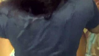 mi madrastra me ayuda con una paja y garganta profunda 😏