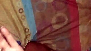 mi madrastra me ayuda con una paja y garganta profunda 😏