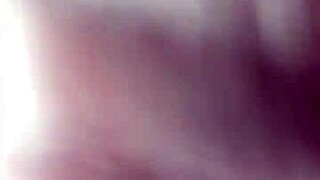 mi madrastra me ayuda con una paja y garganta profunda 😏