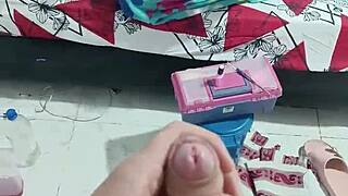 I Masturbate While My Wife Gets Her Nails Done