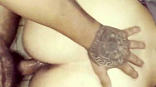 se corre en mi cara y me meto el semen en mi vagina para quedar preñada 😏