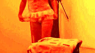 Latina Prostitute Sucks Balls Freely in Cabaret for Trendy Phone