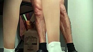 Hermanastra argentina se escapa de clases para follar con su profesor