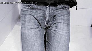 I Pee in Jeans in Toilet