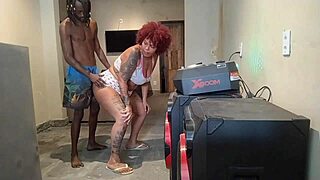 espiei a safada dançando e meti o pau nela gemendo alto 😈