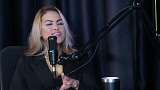 decidiu investir em conteudo porno foi chamada na direcao da escola por um video vazado perdeu a virgindade na cama da mae carol rhcp sheer red