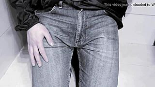 I Pee in Jeans in Toilet