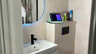 Hey, asked alt-girl for shower nudes and check this out! 🚿