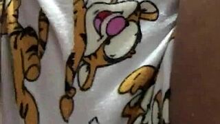 i watch my filipina girlfriend masturbate her pussy solo