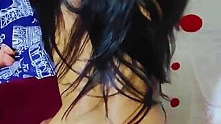 look how i get on all fours to make my boyfriend's friend cum on my face 😈