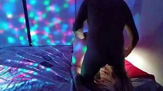 vivi guedez shows off her perfect curves in a surprising way