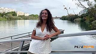 老骚货玛维渴望年轻肉棒