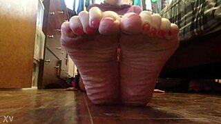 Aniytta performs teasing foot fetish show on livejasmin