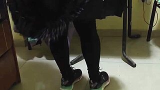 i folling the cleaning lady so hard, shes moaning like crazy