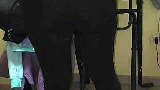 i folling the cleaning lady so hard, shes moaning like crazy