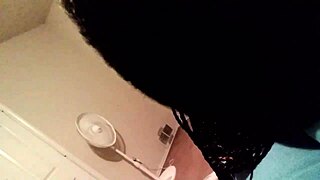 Massage that big booty! Feel the curves and enjoy the sensation!