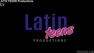 Yessica Bunny handles intense double anal with cum and pissing 😱