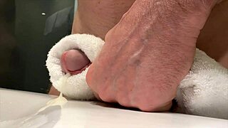 me masturbating to orgasm 25