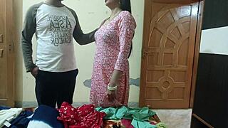 desisaarabhabhi- stepmom ko girlfriend and boyfriend roleplay ki liya manaya stepmom fucked hard in her big ass 😈