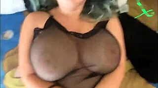Morrita Tetona Wakes To Morning Wood Bouncing Tits