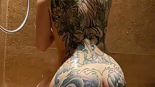 carolina iena taking a sensual shower and showing her feet