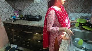 desisaarabhabhi- stepmom ko girlfriend and boyfriend roleplay ki liya manaya stepmom fucked hard in her big ass 😈