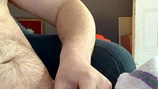 outdoor cumshot frenzy explodes in wild masturbation climax!