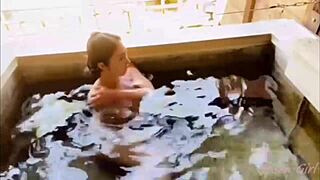 Tochigi's strawberries and hot springs on Nacchi's trip