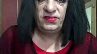 bisexual crossdresser fills himself up shyly at home