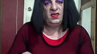 bisexual crossdresser fills himself up shyly at home