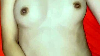 lagi live colmek pake vibrator ketahuan tetangga