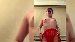 �� damn my girl's such a juicy colombian slut shaking that big wet ass for everyone to see! who's jealous??