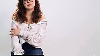 i'm leana lovings, big ass milf, enjoyin masturbation in interview