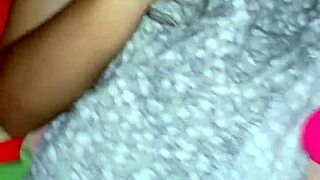 lagi live colmek pake vibrator ketahuan tetangga