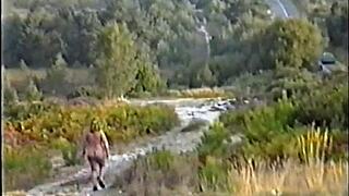 スージのデブ淫乱女が野外ヌード筋トレでビショビショ潮吹きまくり