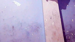 Mi hijastra lesbiana teen se toca tetas y culo grabando para xvideos, qué puta