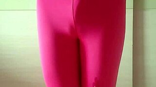PINK GYMWEAR TIGHT LEGGINGS MAKE MISR4 WORKOUT CUM DRIPPING HOT!