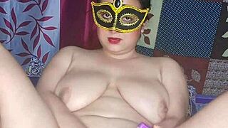 Alisha Bhabhi Fingers Juicy Hairy Pussy With Toys