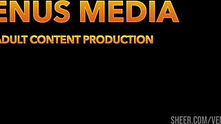 anya akulova fists her ass deep while toying pussy on bed 😩🍑💦