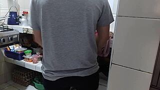 encontre a la sucia de mi madrastra provocandome en la cocina cuando su esposo descansaba homemade curvy ass