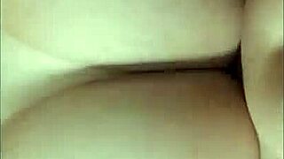 garota bunduda de quatro pro amante mostrando bunda grande e gorda