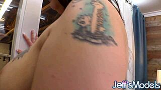 hairy plumper sydney screams plugging toys into her fat pussy