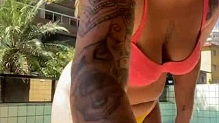 Check out this redhead's swollen pussy flashing live, so rabuda!