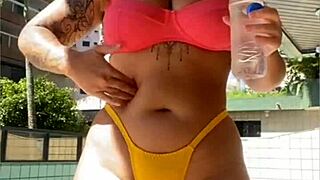 Check out this redhead's swollen pussy flashing live, so rabuda!