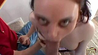 green-eyed brunette babe's hungry asshole and pussy take double pounding 😍💦