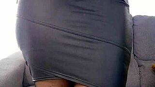 god i love my fat ass stuffed in leather skirt