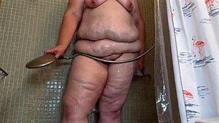 Big juicy fat ass BBW milf showers huge pussy lips bubble butt