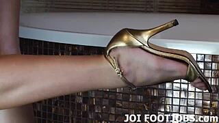 god i love giving you footjobs with my toes while you jerk off to my panties