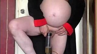 hey guys i hope ya like watchin me gulp my own pee cuz i crave yours too...